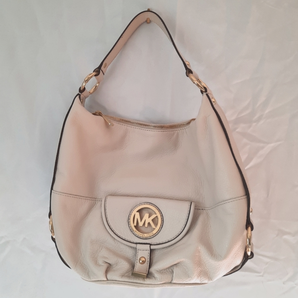 *BNWOT* Authentic MK white leather handbag with gold hardware